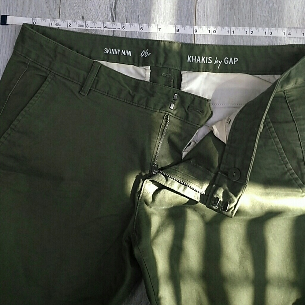 Skinny crop forest green GAP khakis